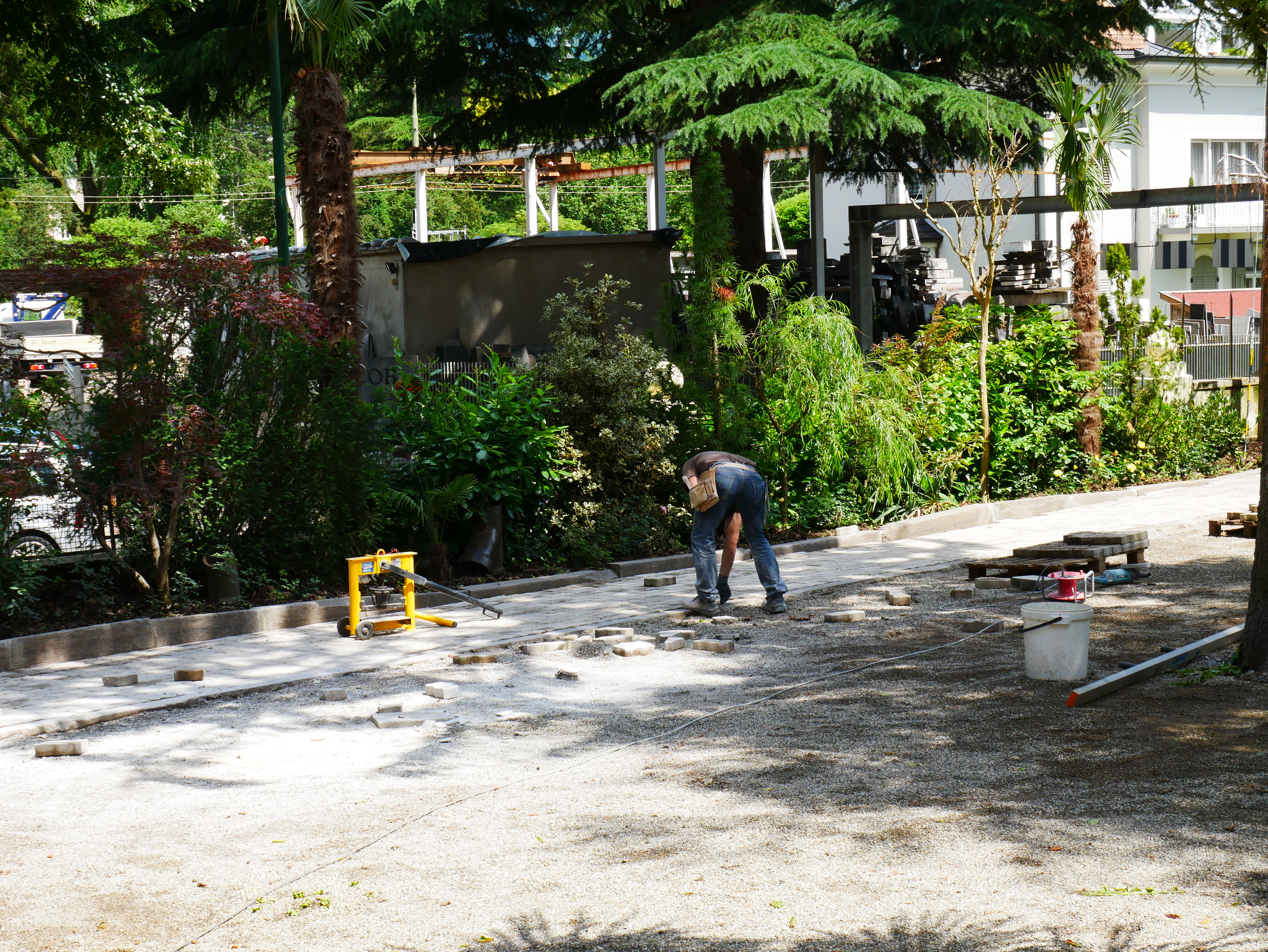 Fertigstellung Wege - Completamento sentieri - Jugendzentrum Jungle Meran - Centro giovani Jungle Merano