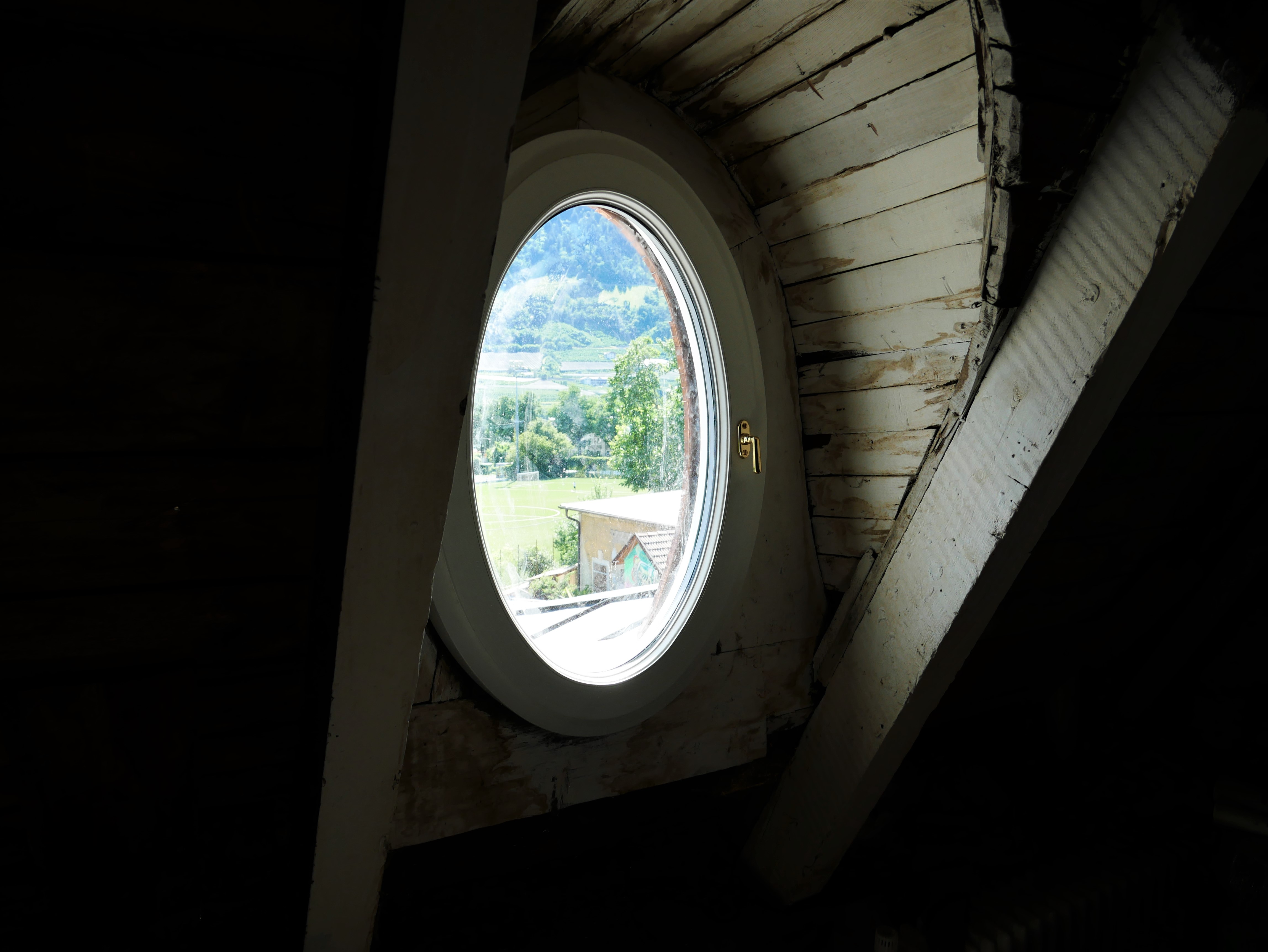 Neue Fenster im 2. Stock - Nuove finestre al secondo piano - Jugendzentrum Jungle Meran - Centro giovani Jungle Merano