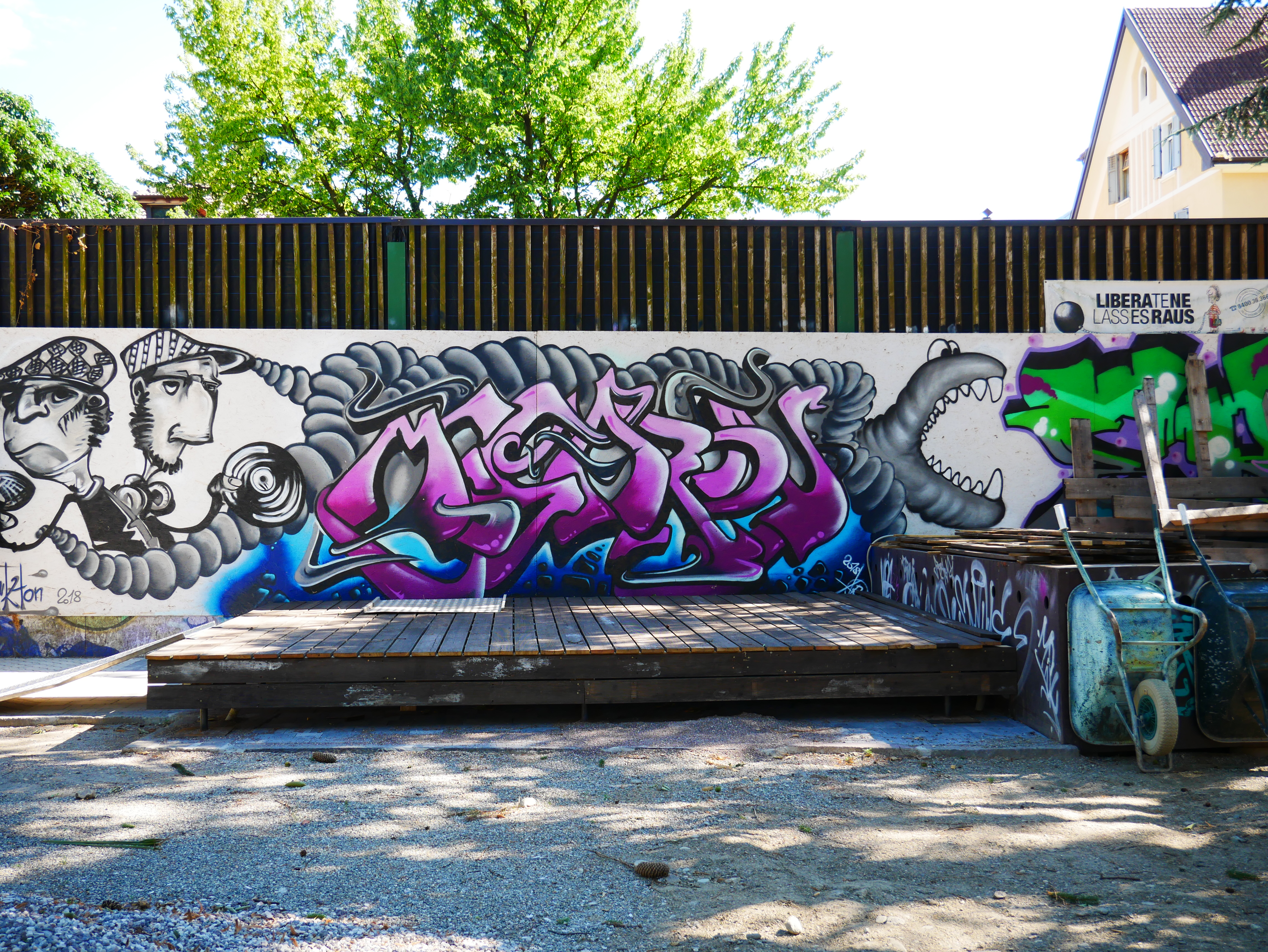 Außenbühne - Palco esterno - Jugendzentrum Jungle Meran - Centro giovani Jungle Merano