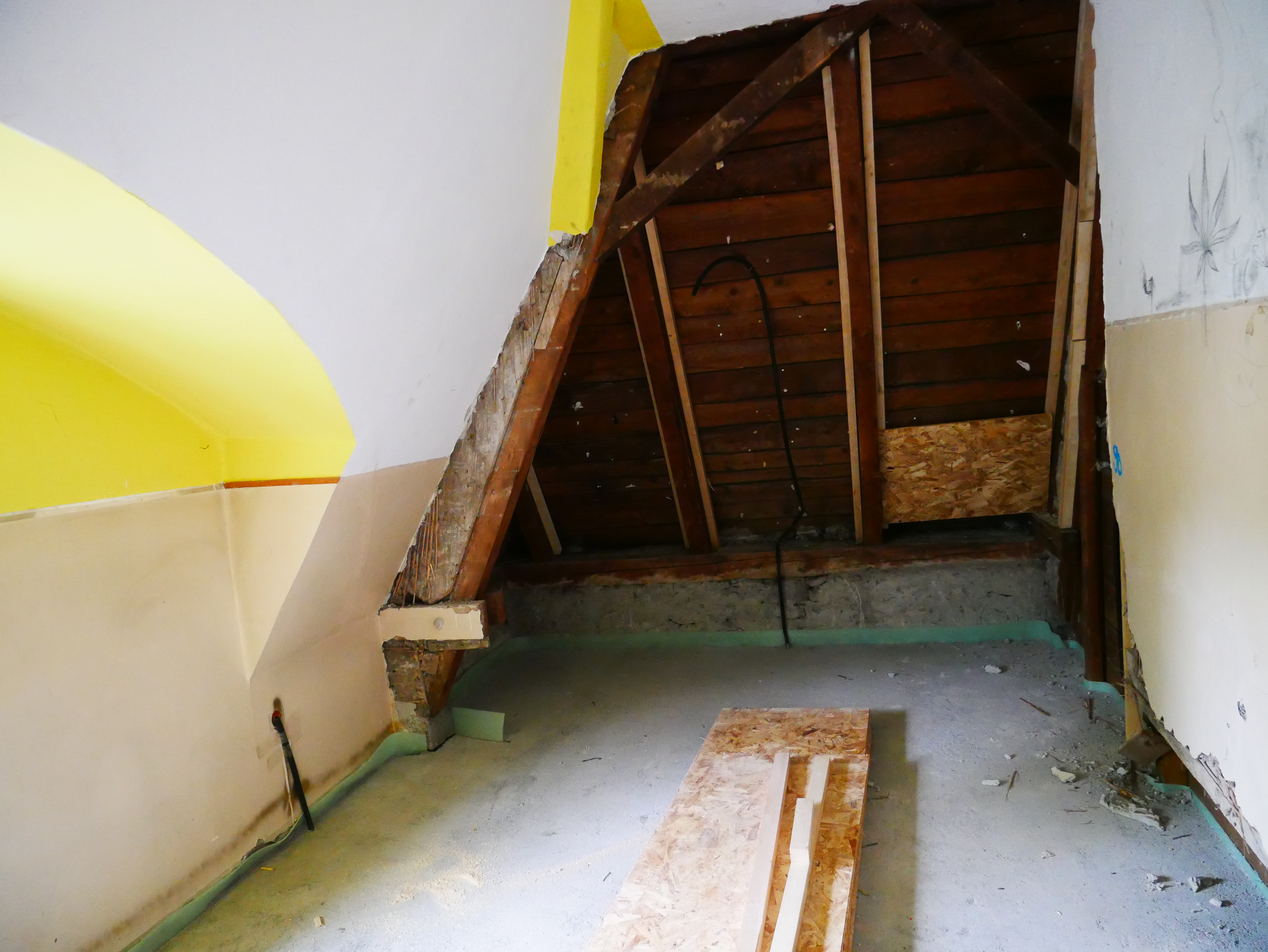 Holzarbeit im 2. Stock - Lavori con legno al 2. piano - Jugendzentrum Jungle Meran - Centro giovani Jungle Merano