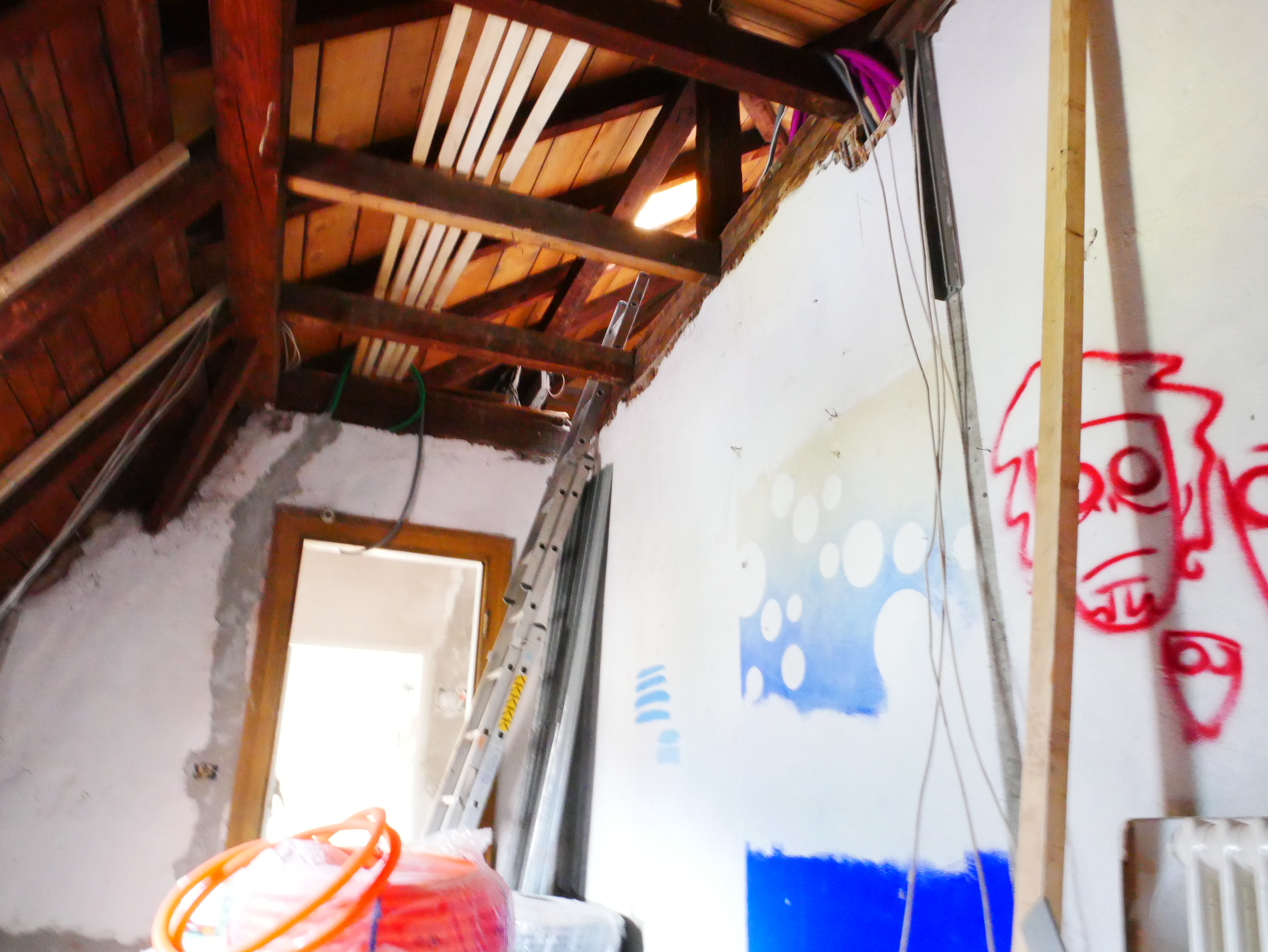 Kabelverlegung 2. Stock - Installazione cavi al 2. piano - Jugendzentrum Jungle Meran - Centro giovani Jungle Merano