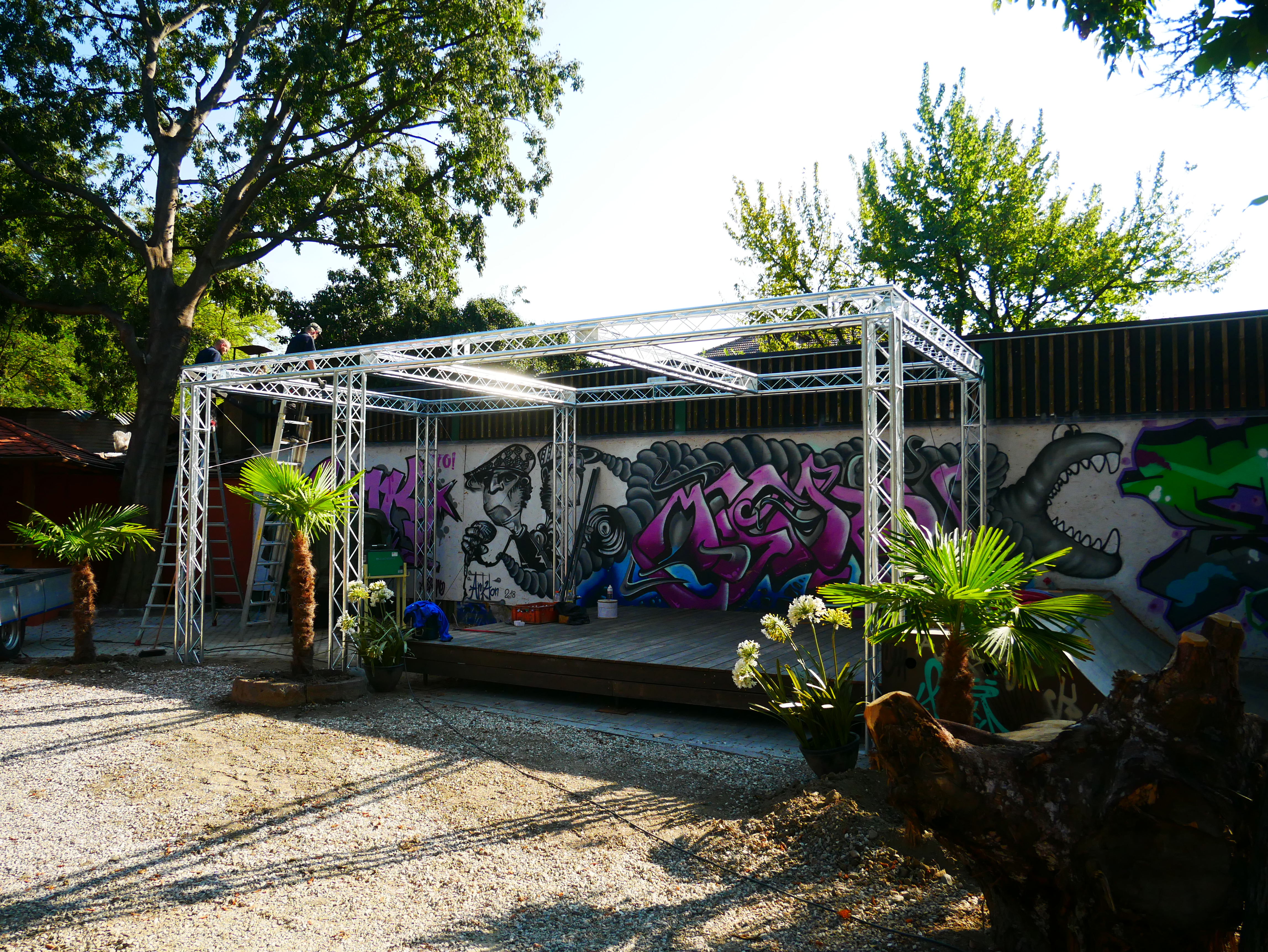 Gerüst Außenbühne - Struttura palco esterno - Jugendzentrum Jungle Meran - Centro giovani Jungle Merano