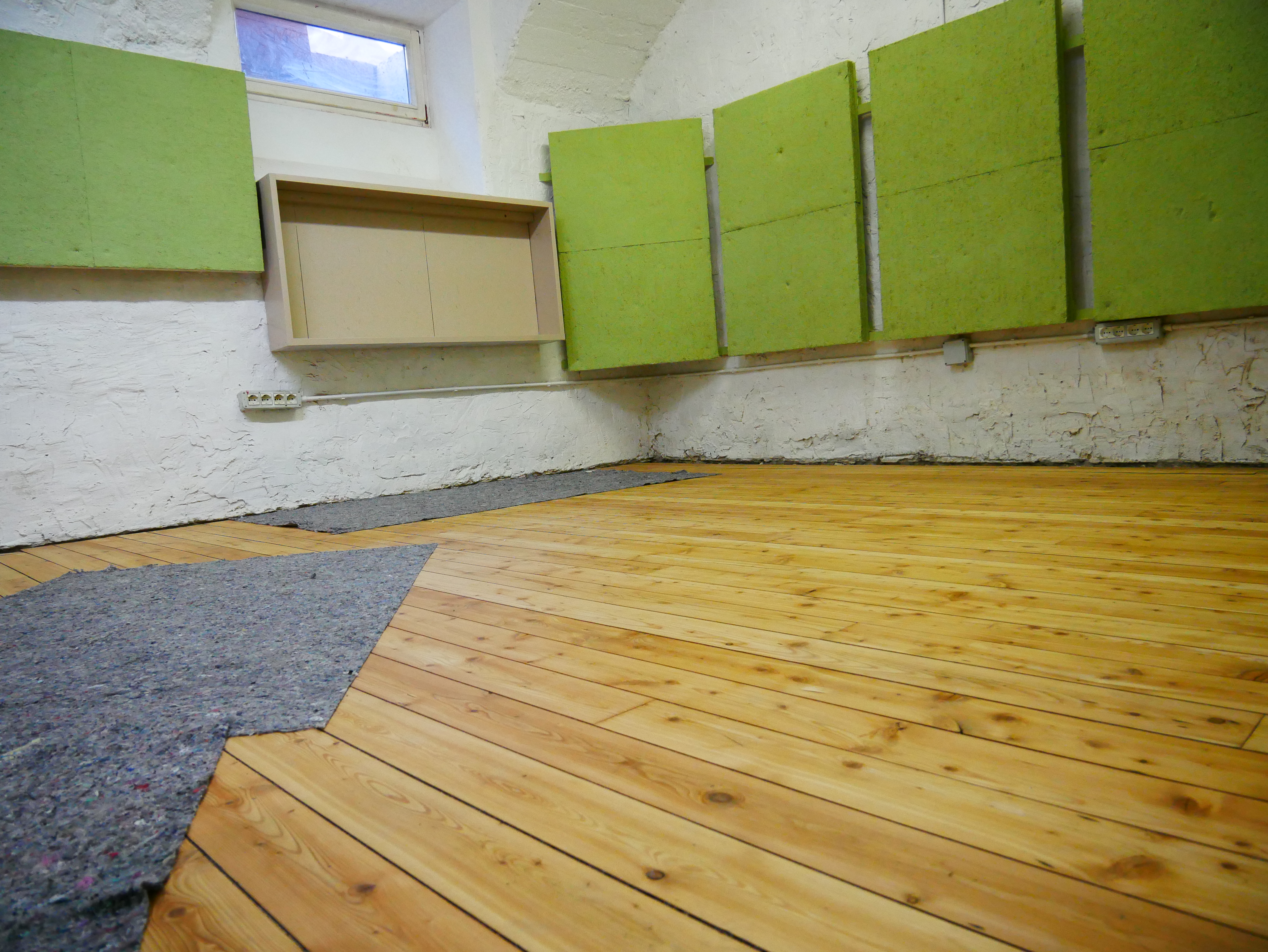 Der Proberaum ist bald bezugsbereit - La sala prove è quasi pronta - Jugendzentrum Jungle Meran - Centro giovani Jungle Merano