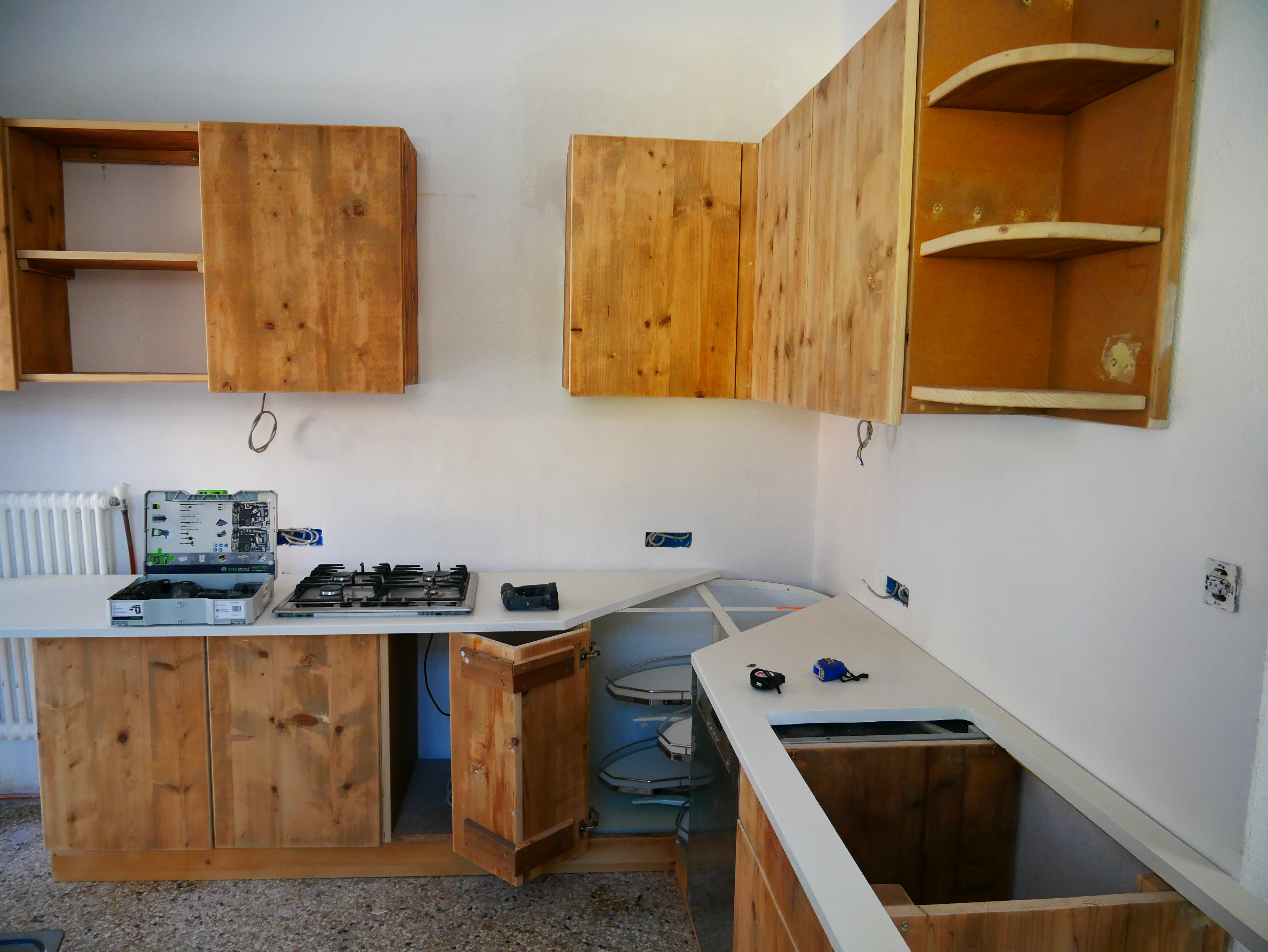 Neue Küchenplatte - Piano di cucina nuovo - Jugendzentrum Jungle Meran - Centro giovani Jungle Merano