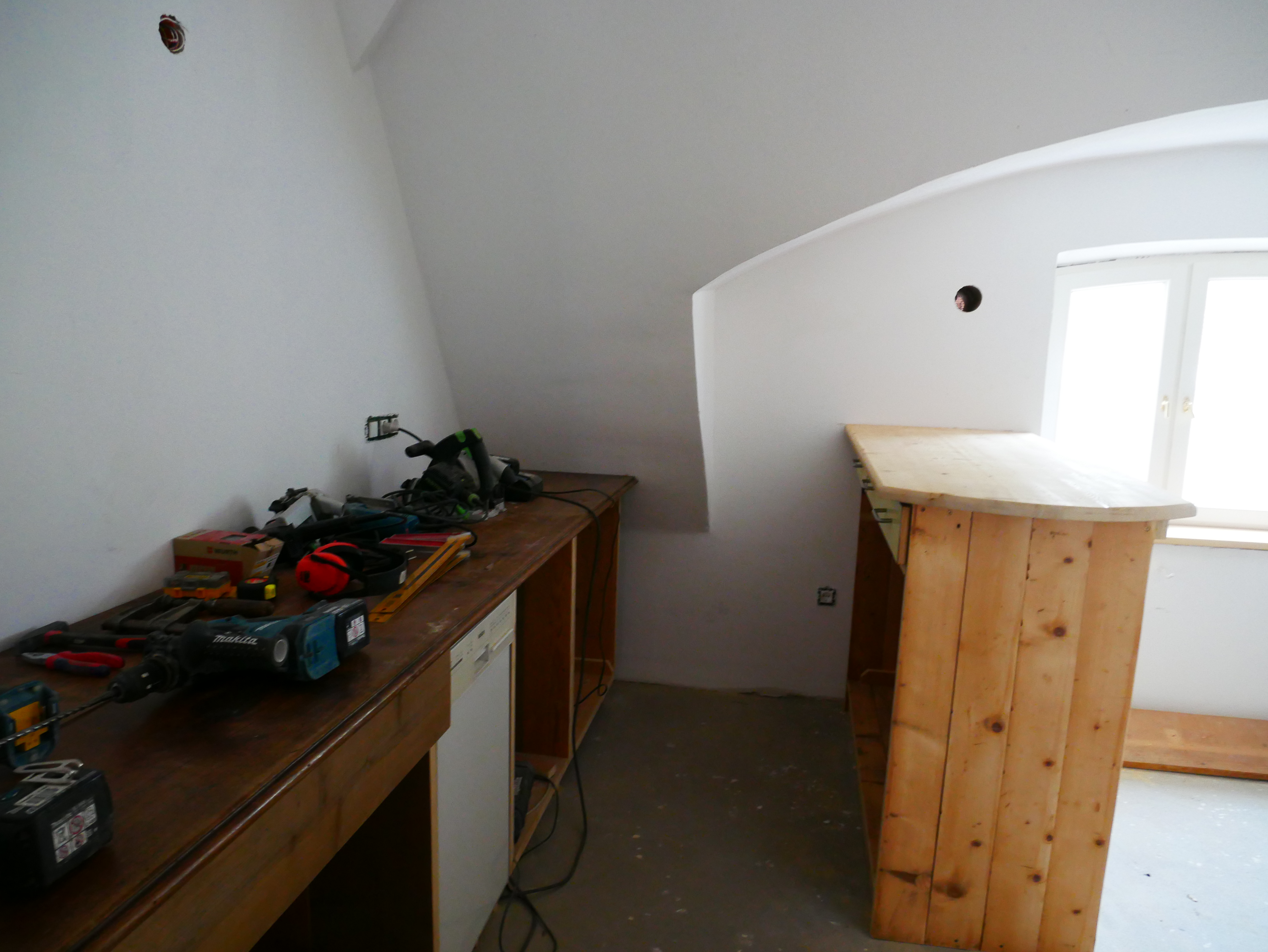 Küchenzeile in Holz im 2. Stock - Cucina in legno al 2. piano - Jugendzentrum Jungle Meran - Centro giovani Jungle Merano
